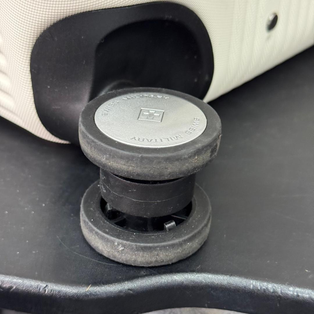 ☆スイスミリタリー　スーツケース　38.5L　SM-C920　機内持ち込みサイズ