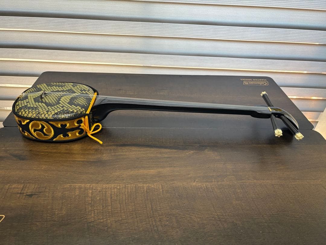 沖縄三線 ヘビ柄デザイン 楽譜集付