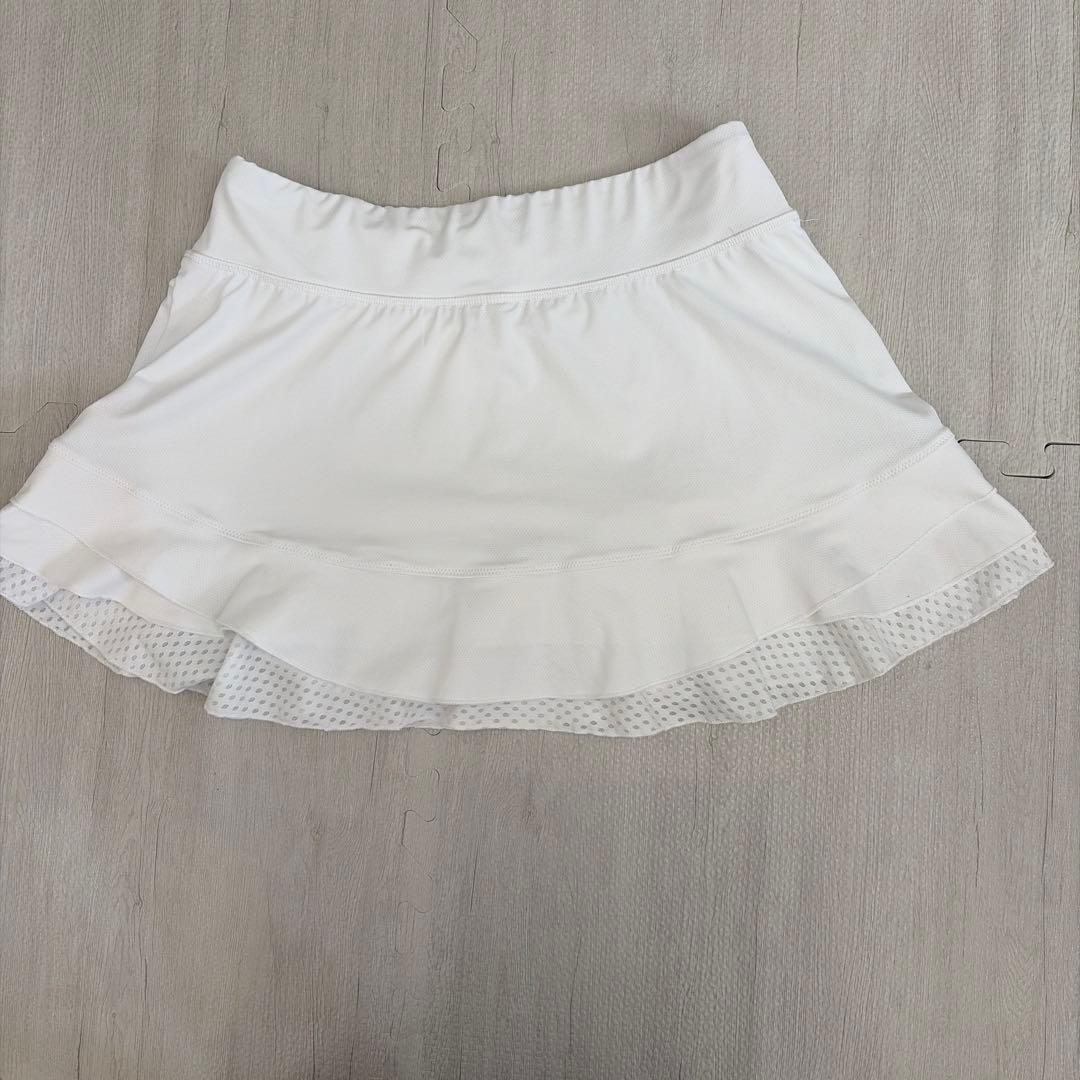 lila テニススカート ホワイト フリル付き