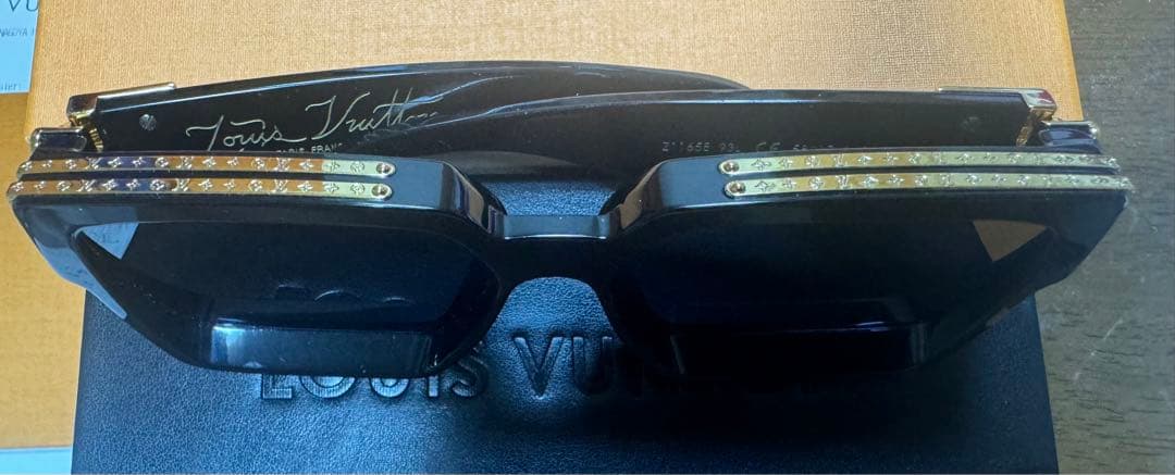 Louis Vuitton ミリオネア1.1 サングラス ブラック/ゴールド