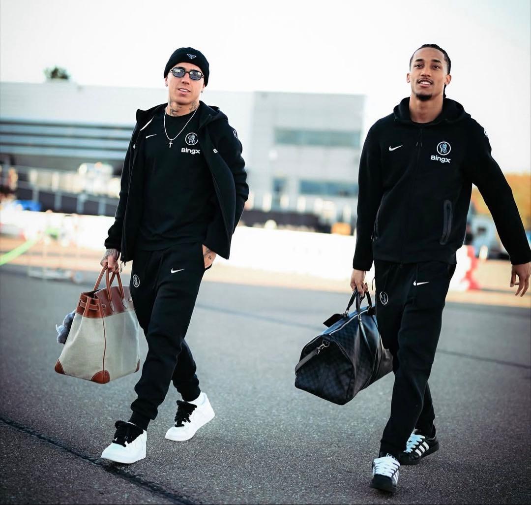 NIKE Chelsea チェルシー　テックフリース パーカー