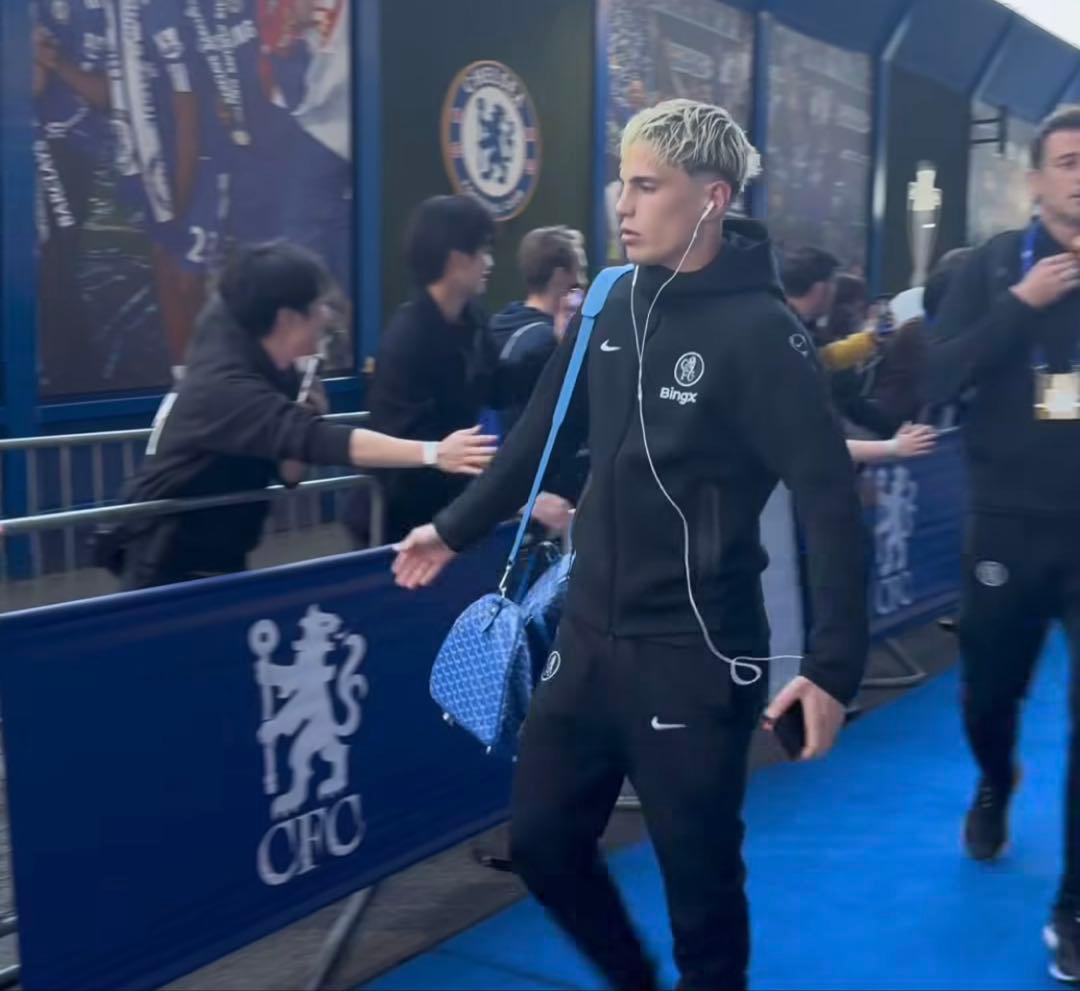 NIKE Chelsea チェルシー　テックフリース パーカー