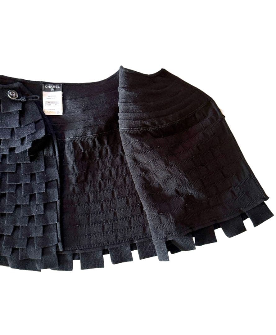 大幅値下げしました！CHANEL シャネル　ブラック フリル ケープ 38