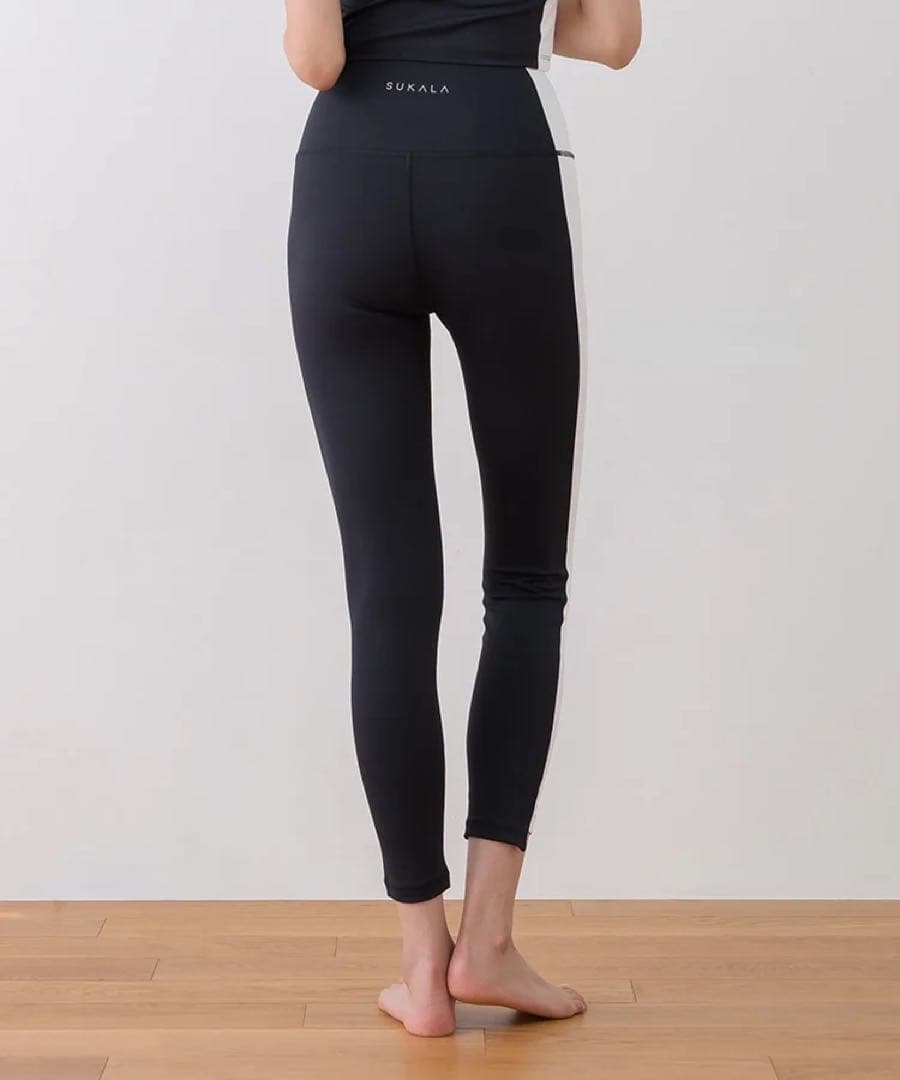 LABA SUKALA バイカラーアシンメトリーレギンス　黒