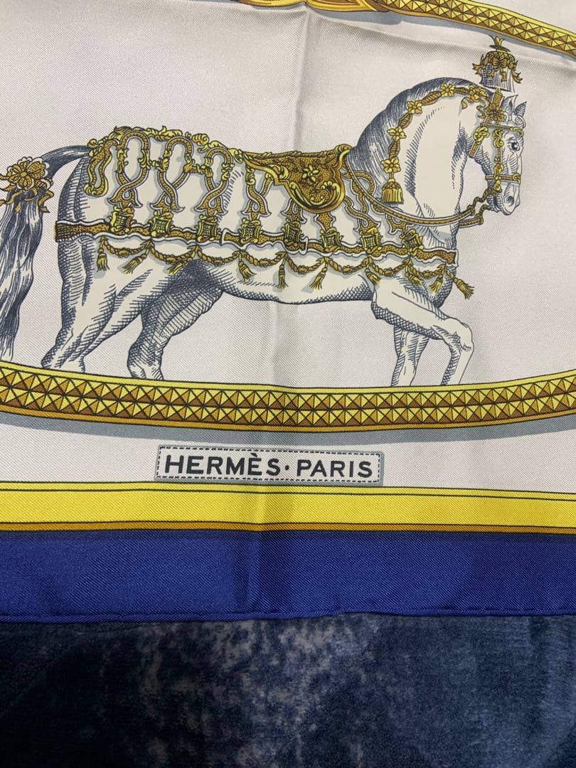 HERMES シルクスカーフ 馬のプリント 90cm