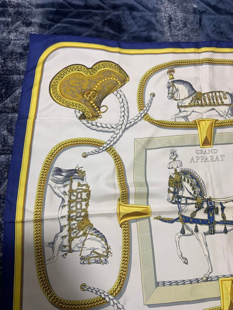 HERMES シルクスカーフ 馬のプリント 90cm