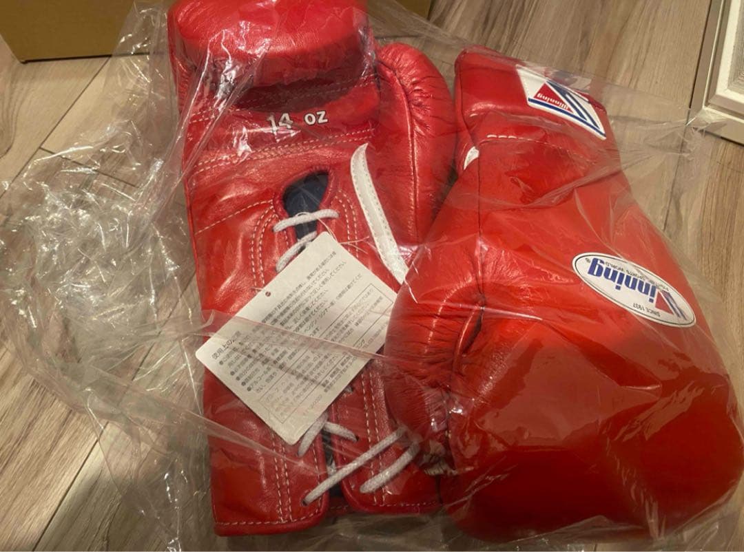 Winning ボクシンググローブ 14 oz レッド