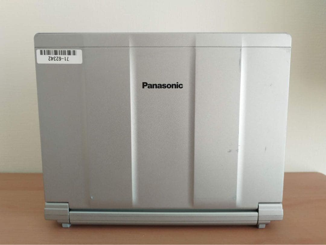 使用310H CF-SV1/第10代i5/8GB/SSD256GB/office