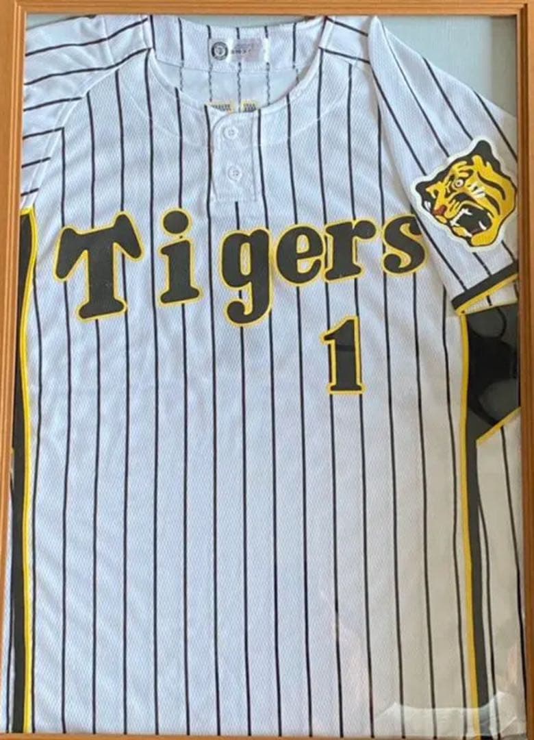 阪神タイガース　#1 鳥谷敬内野手　ユニホームシャツ
