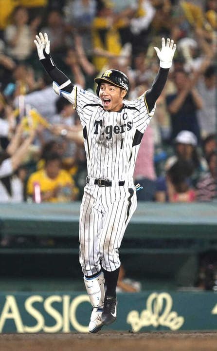 阪神タイガース　#1 鳥谷敬内野手　ユニホームシャツ