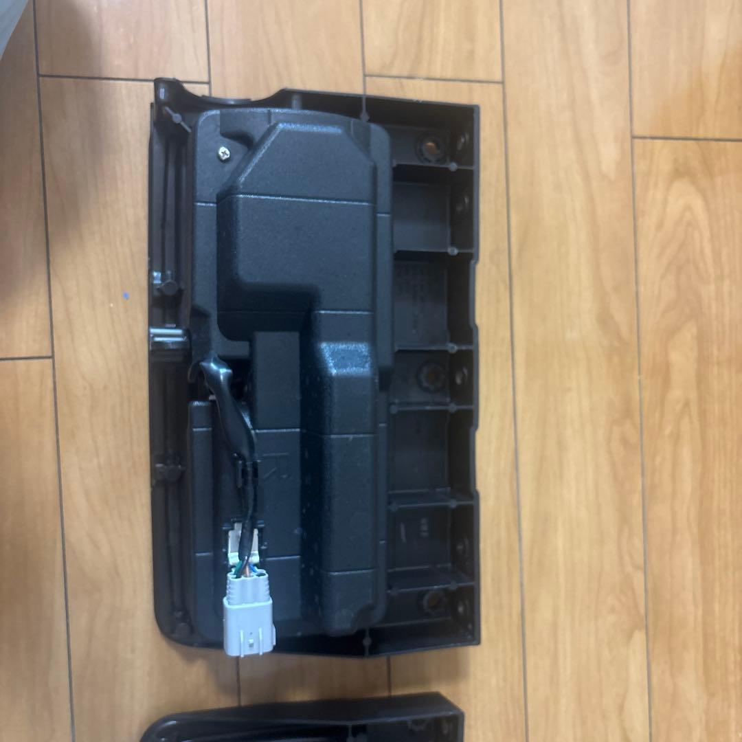 日野　純正テールランプ　小糸製作所製