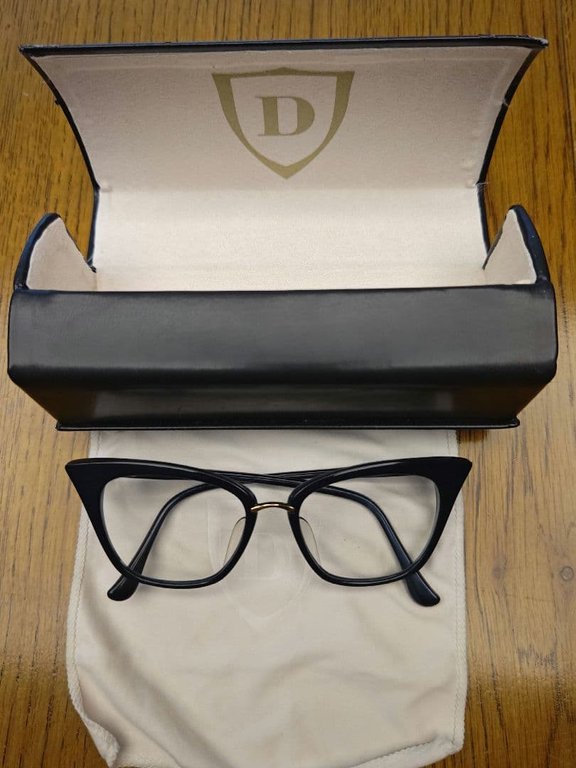 K*G様 メガネ　ディータ ブラック キャットアイ
