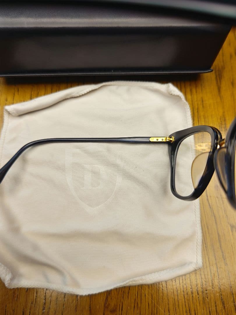 K*G様 メガネ　ディータ ブラック キャットアイ