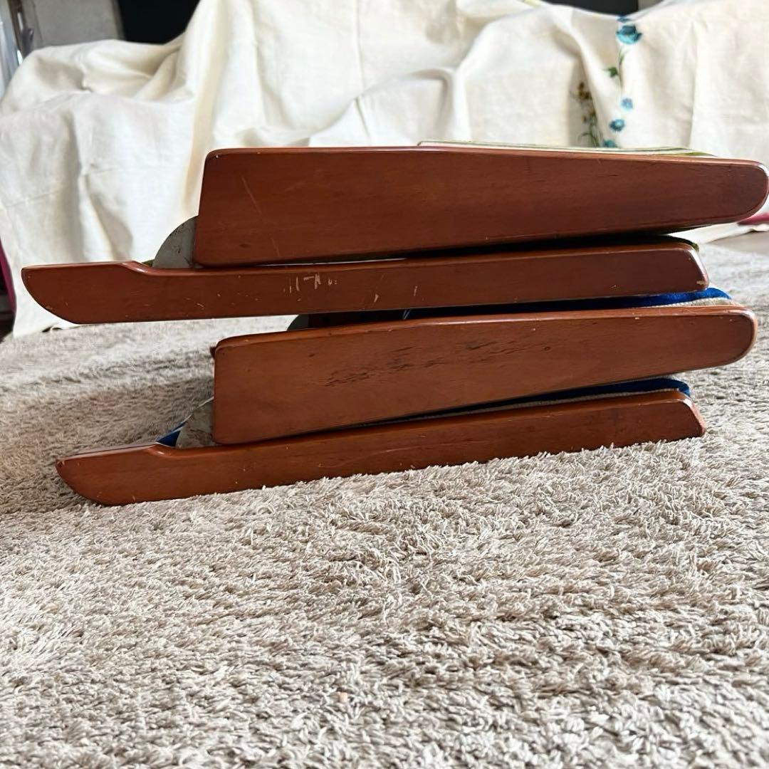 再度お値下げしました！ストライプデザイン折りたたみ座椅子2脚セット　昭和レトロ