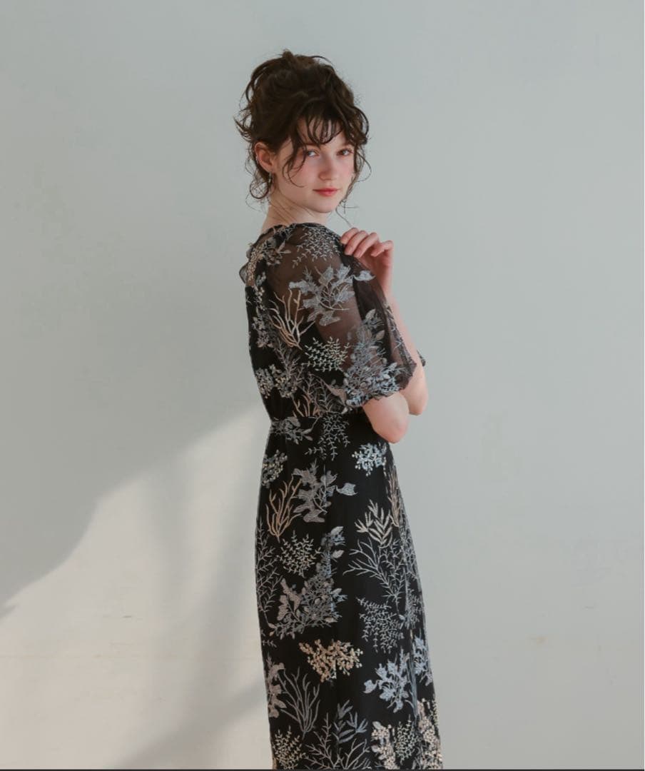 9★新品★ ドリードール　ボタニカル 刺繍 パフスリーブ ワンピース サンプル品