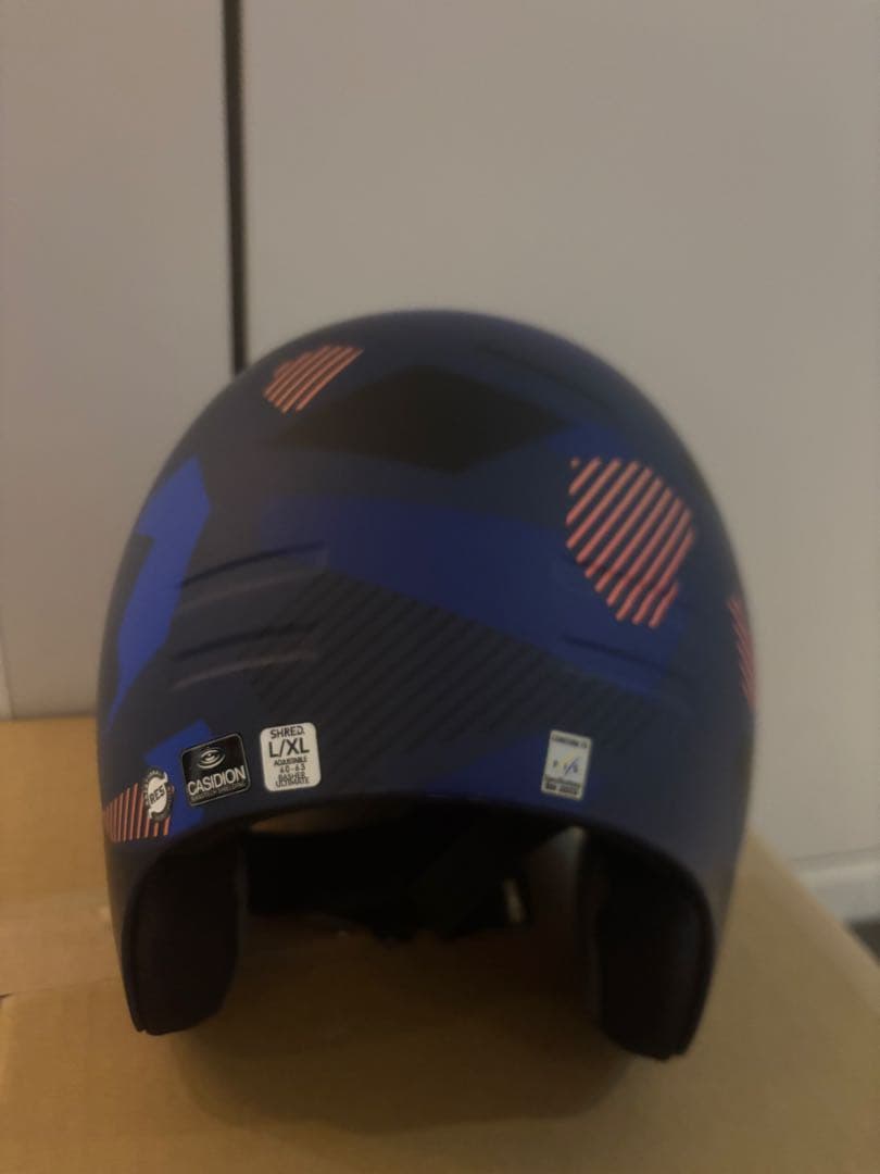 SHRED. スキー、スノボードヘルメット L/XL