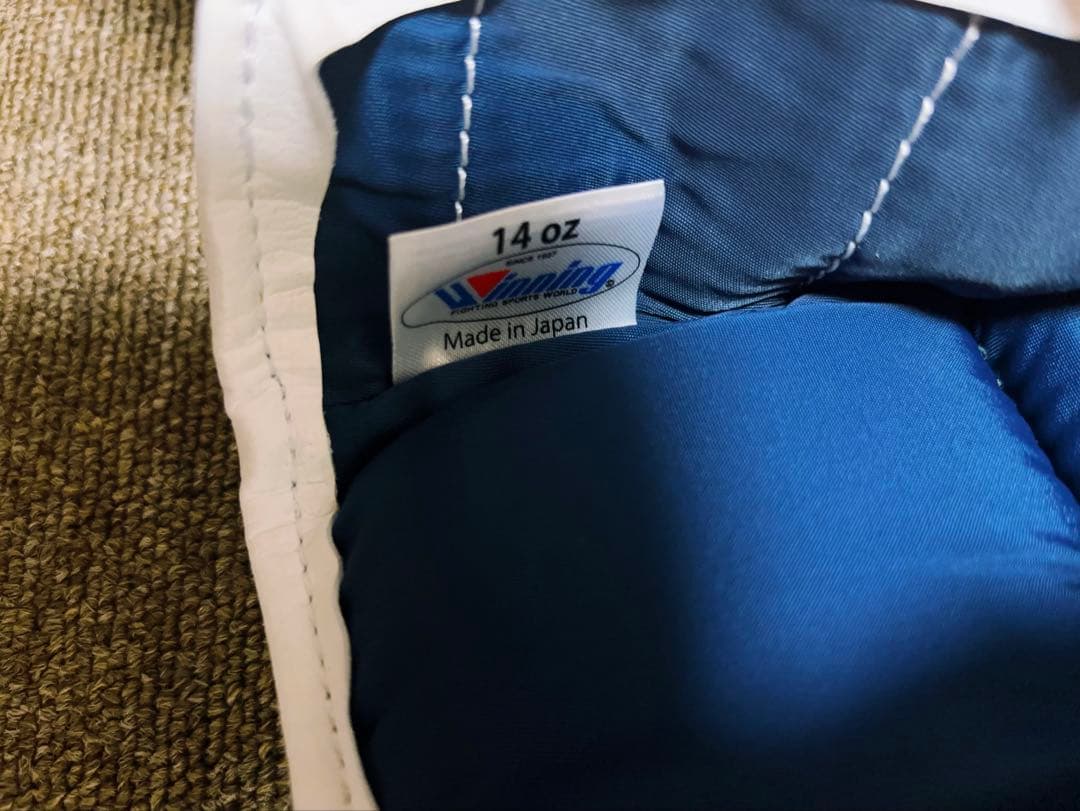 Winning rsc products ボクシンググローブ 14 oz 黒/金