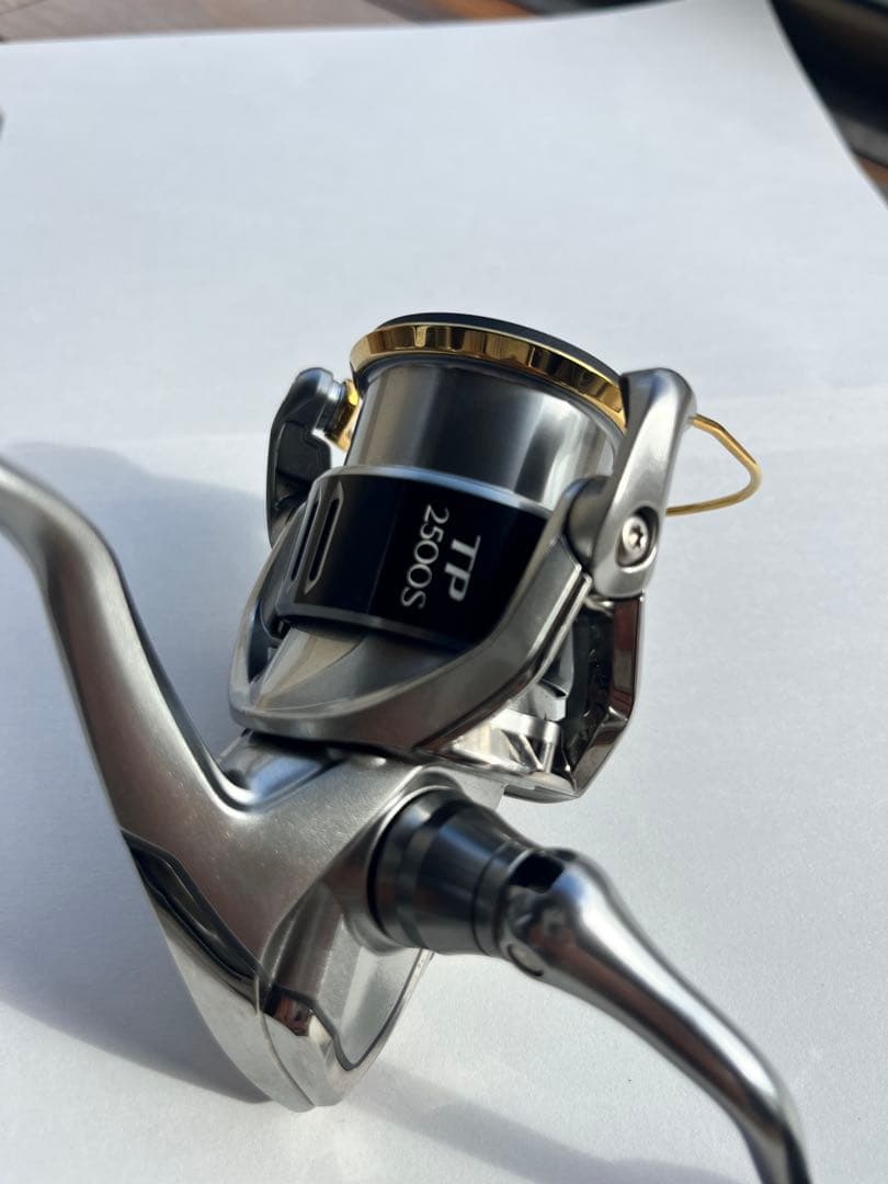 【超美品】シマノ 15 ツインパワー 2500HGS