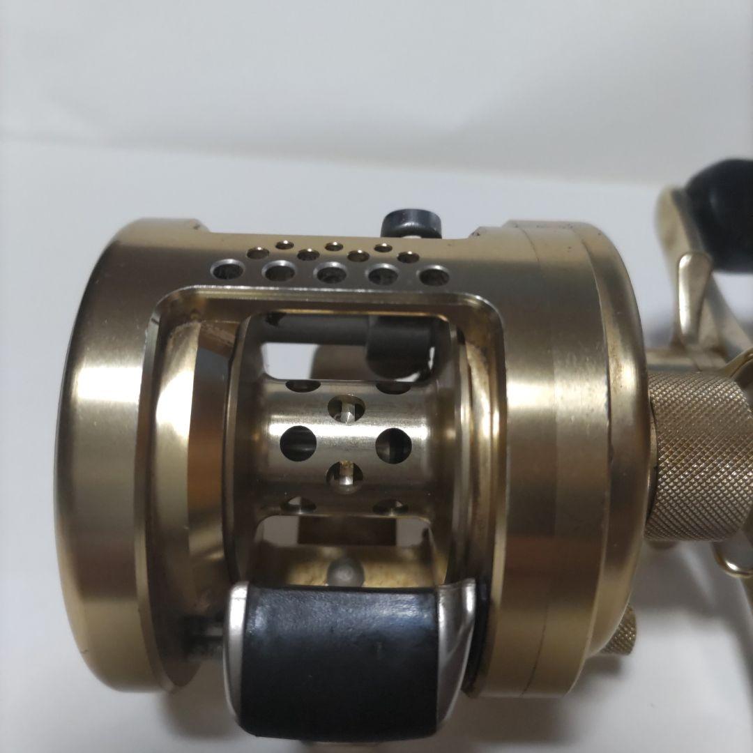 CALCUTTA CONQUEST 100 ベイトリール ゴールド