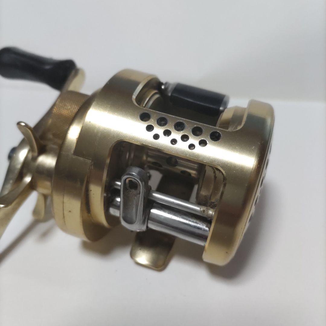 CALCUTTA CONQUEST 100 ベイトリール ゴールド