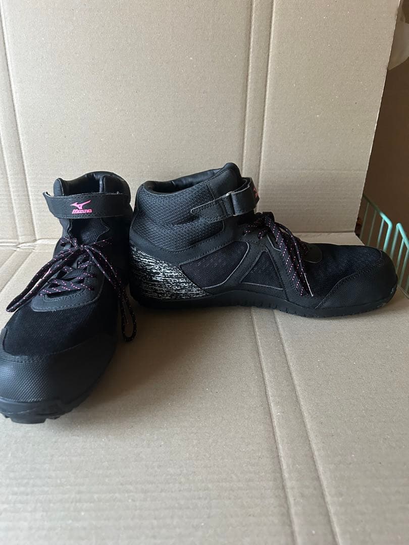 ミズノMIZUNO F1GA190509安全靴黒x 蛍光ピンクハイカット27.5