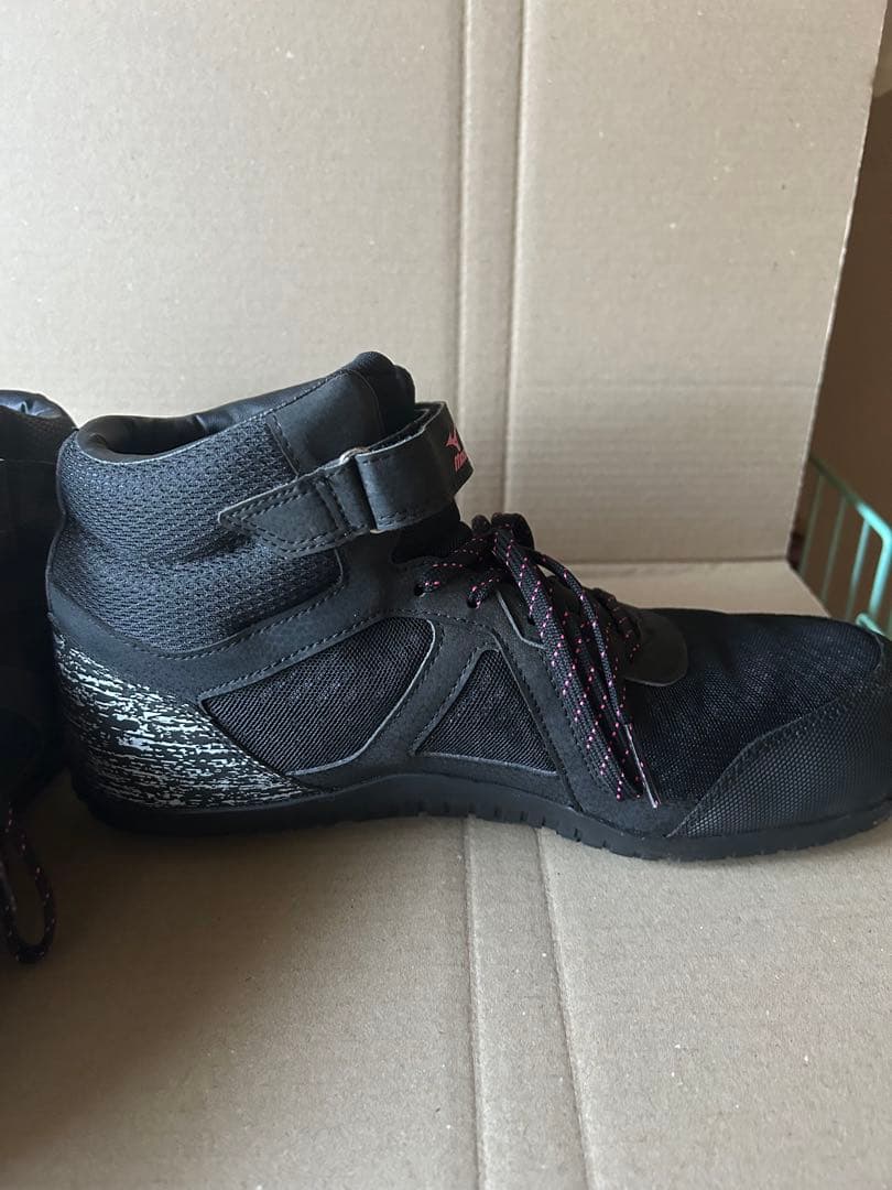 ミズノMIZUNO F1GA190509安全靴黒x 蛍光ピンクハイカット27.5