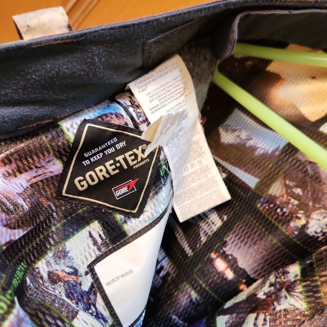 VOLCOMゴアテックス青いフード付きジャケットと迷彩パンツセット