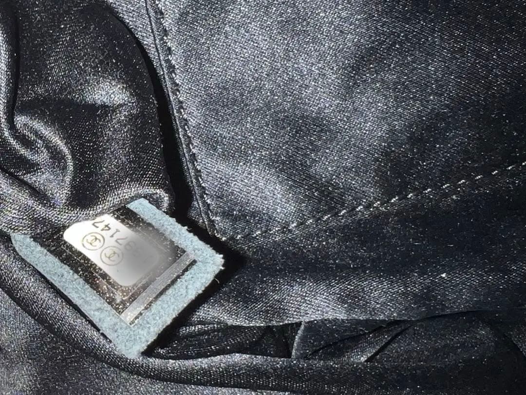 CHANEL ブラック キルティング ボディバッグ 通常よりお手頃価格になり