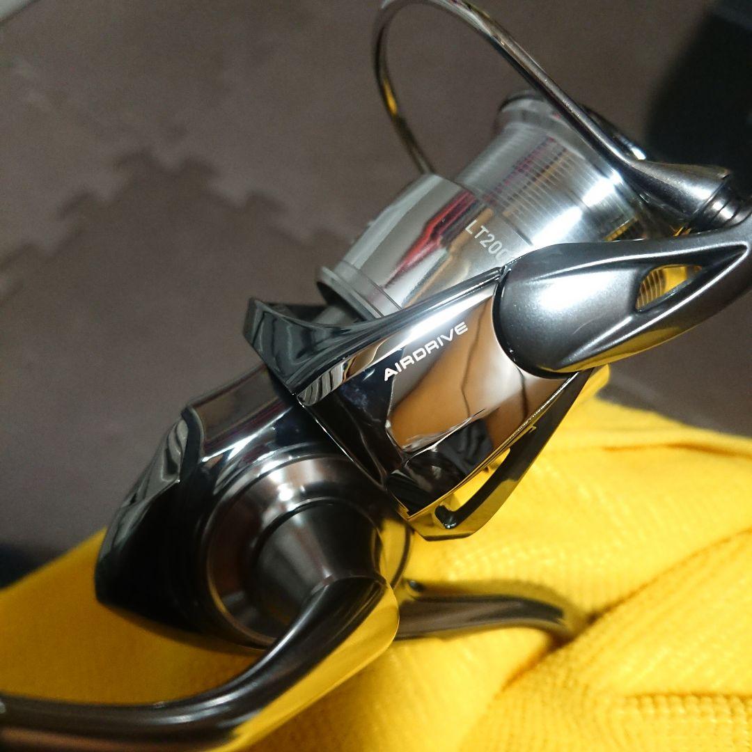 [極美品] DAIWA 22EXIST LT2000S-H スピニングリール