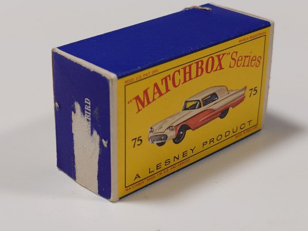 ミニカー MATCHBOX No.75 FORD THUNDERBIRD