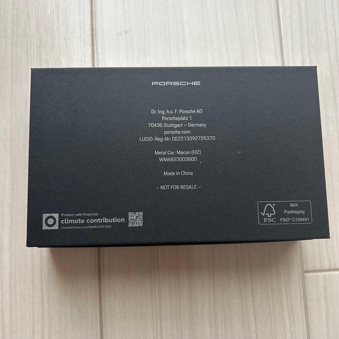 【非売品】ポルシェ マカン　ペーパーウェイト ミニカー　メタル製