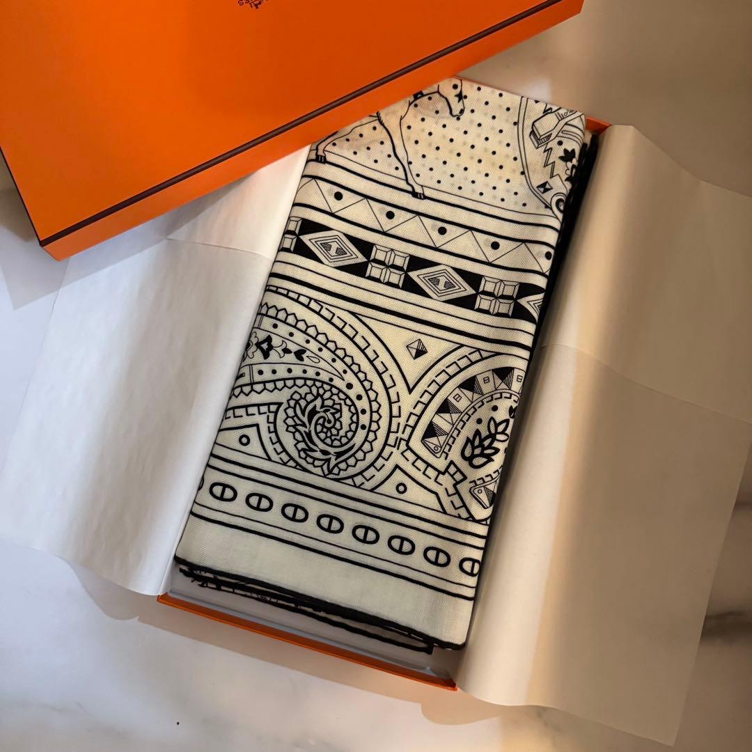 新品＊エルメス＊カレジュアン＊カシシル＊シュヴァルドゥクール＊バンダナ＊カレ