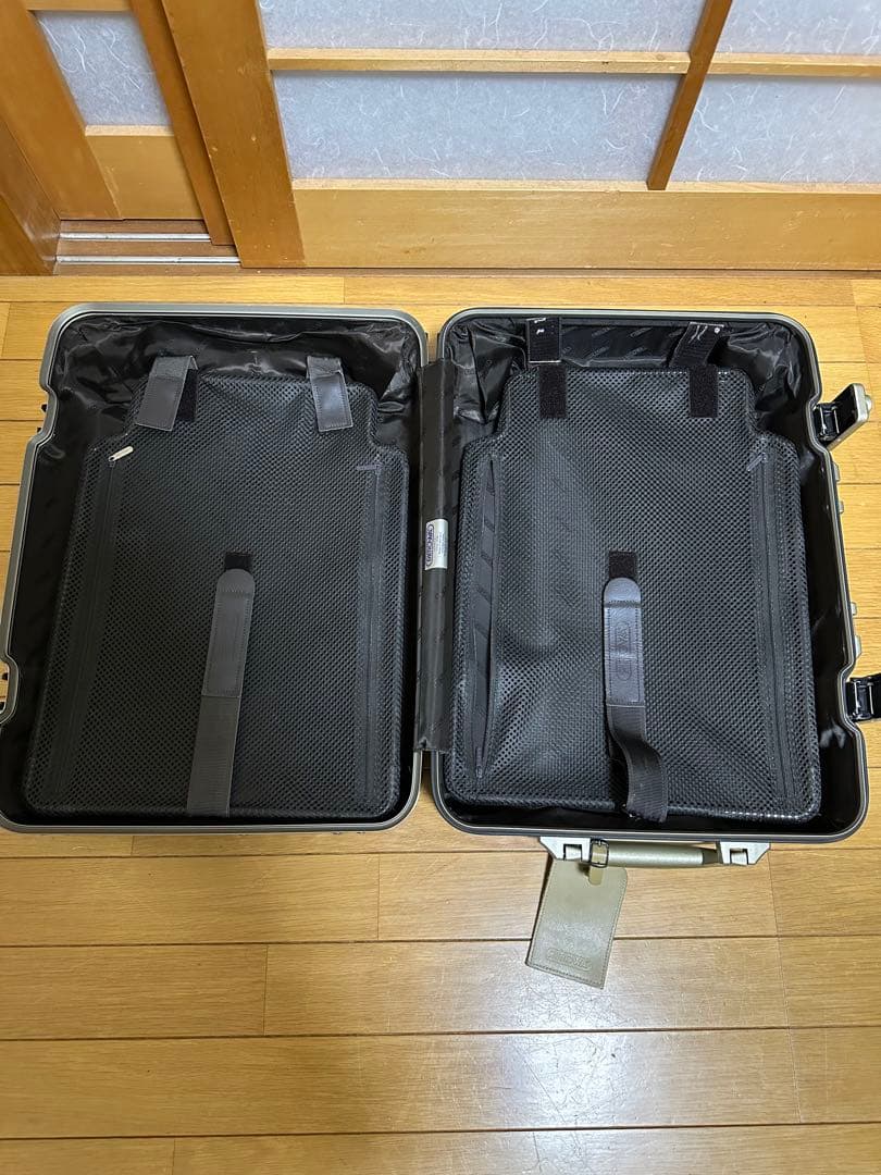 RIMOWA☆リモワスーツケース　トパーズチタニウム32L機内持ち込み可能