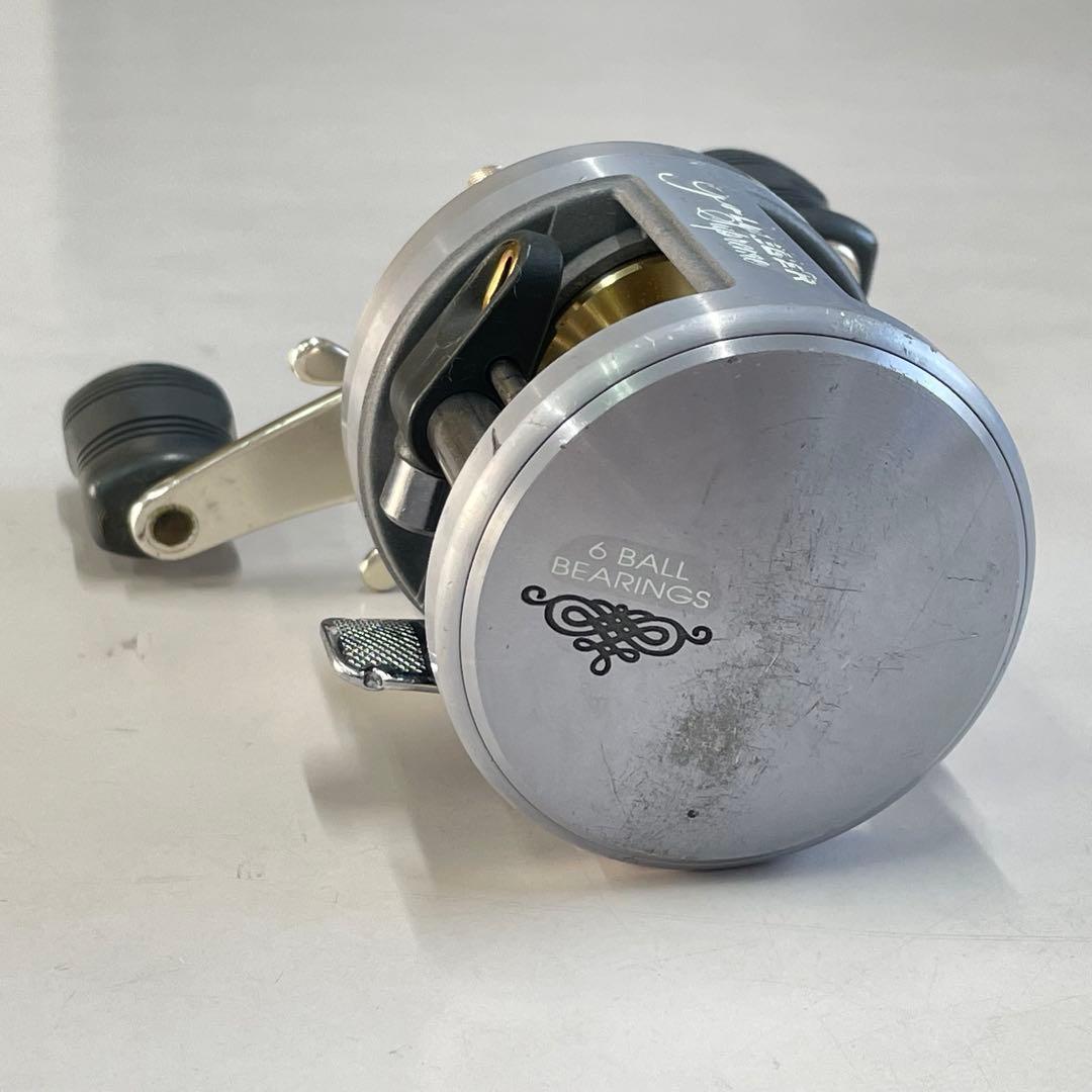 リール PFLUEGER SUPREME 1-6BBH