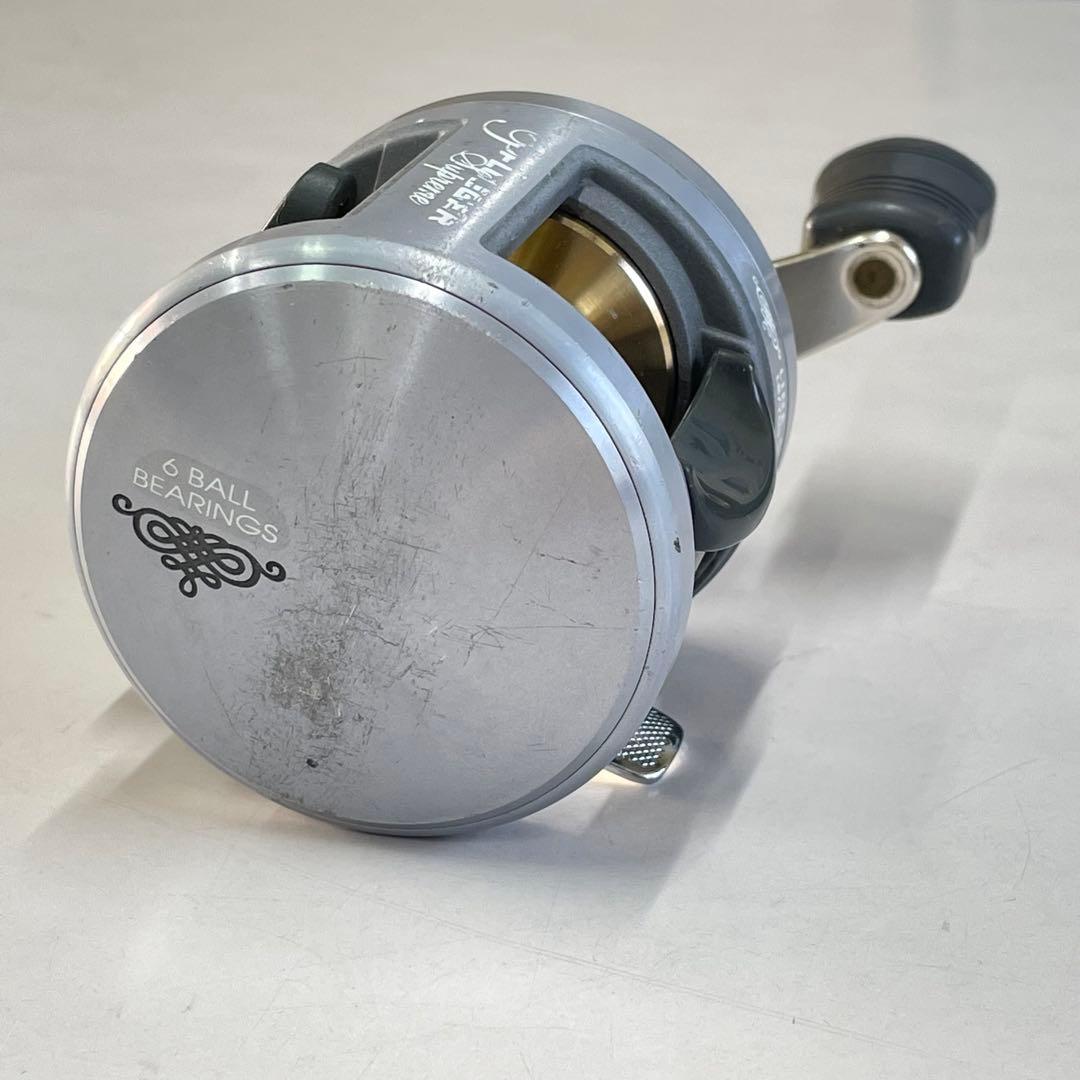 リール PFLUEGER SUPREME 1-6BBH