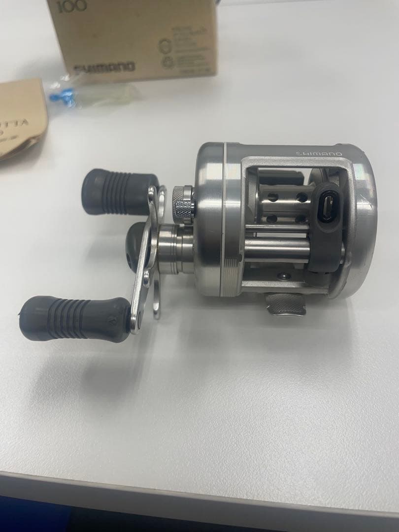 SHIMANO CALCUTTA 100 リール