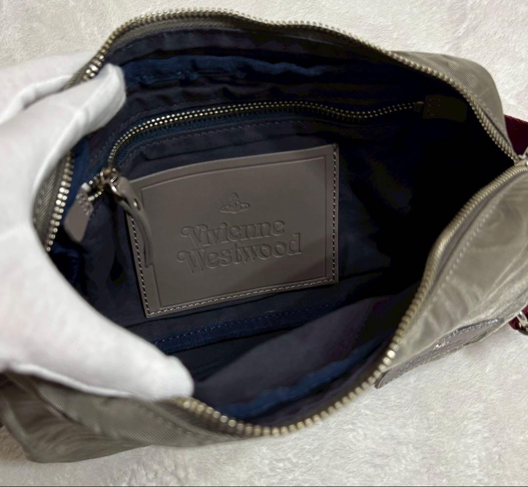 美品✨ヴィヴィアンウエストウッド　ショルダーバッグ　ORB エンボス　グレー
