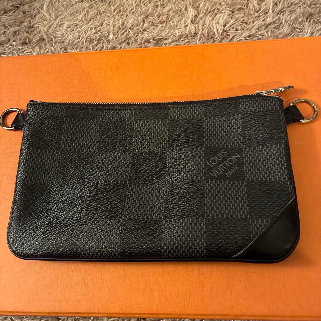 ルイヴィトン ダミエ・グラフィット3D トリオメッセンジャー N50017