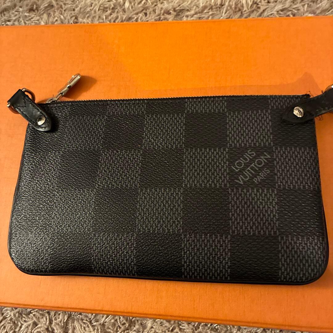 ルイヴィトン ダミエ・グラフィット3D トリオメッセンジャー N50017