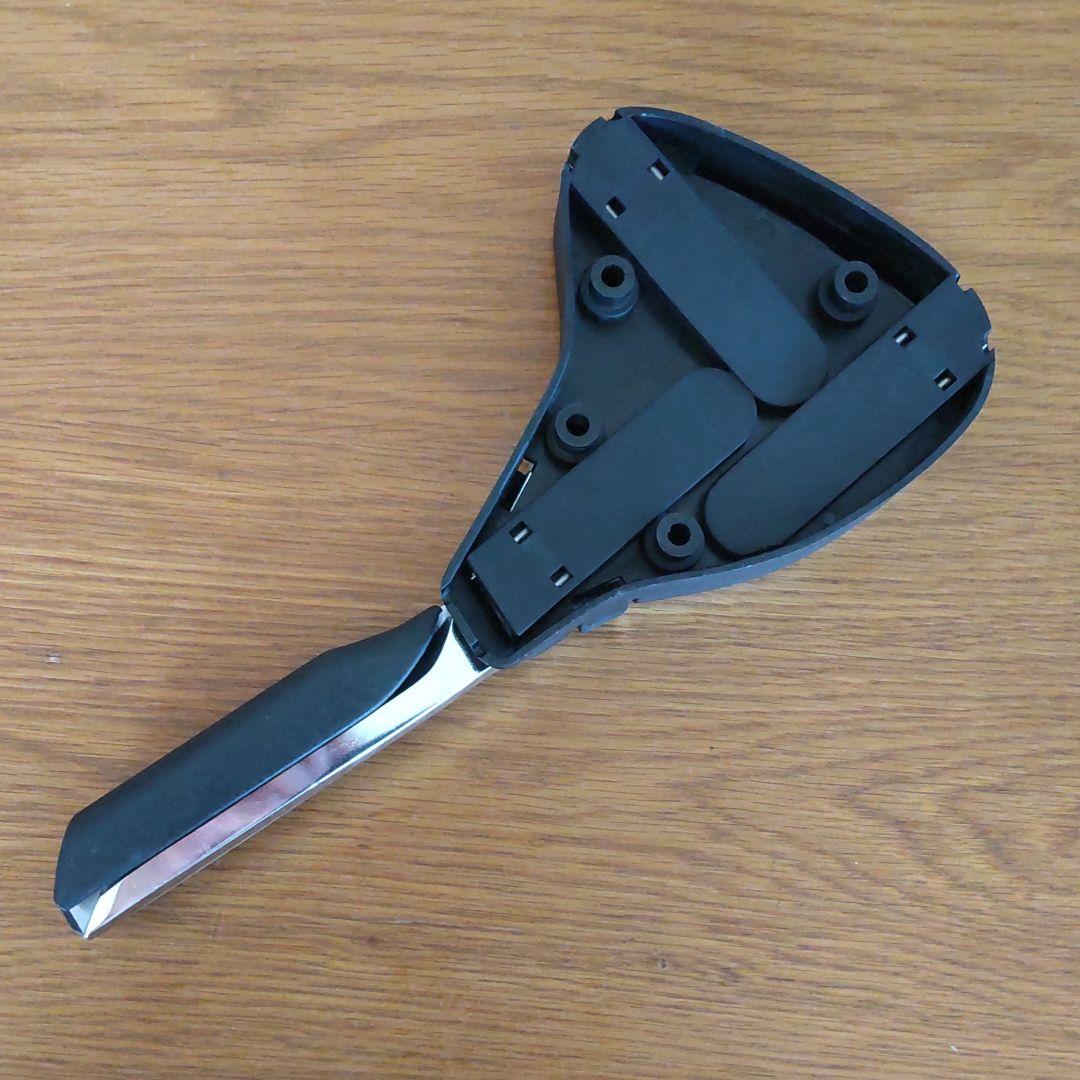 ロビン·レスキューシザー　脱出·救助を目的に開発された携帯救助器具