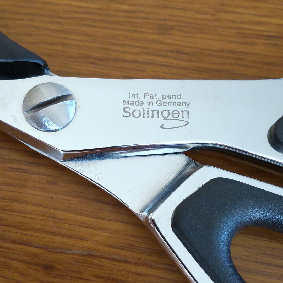 ロビン·レスキューシザー　脱出·救助を目的に開発された携帯救助器具