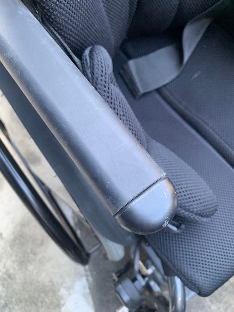 ヤマハ 子供用 黒 自走用車椅子 調整可能アームレスト 値下げできます