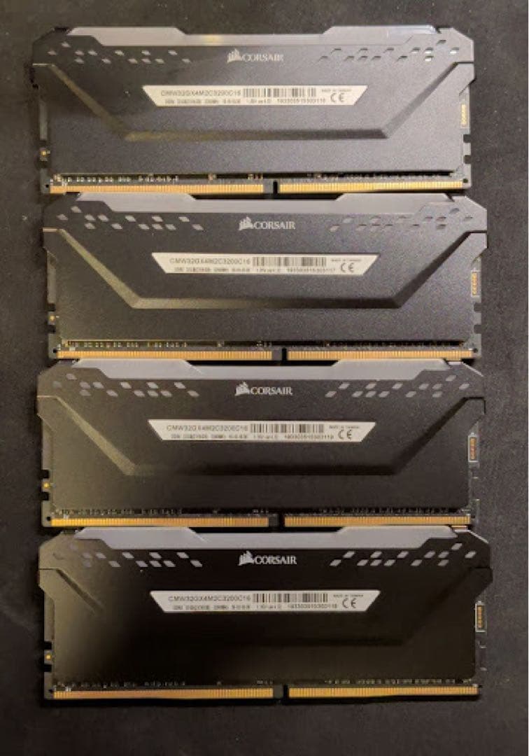 メモリー CORSAIR VENGEANCE RGB PRO 64GB / DDR4