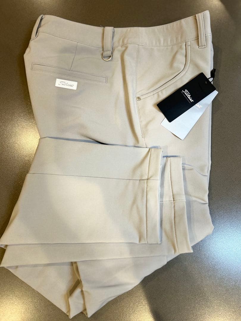 タイトリスト新品レディース ゴルフパンツ ライトグレー　暖かい上品機能的