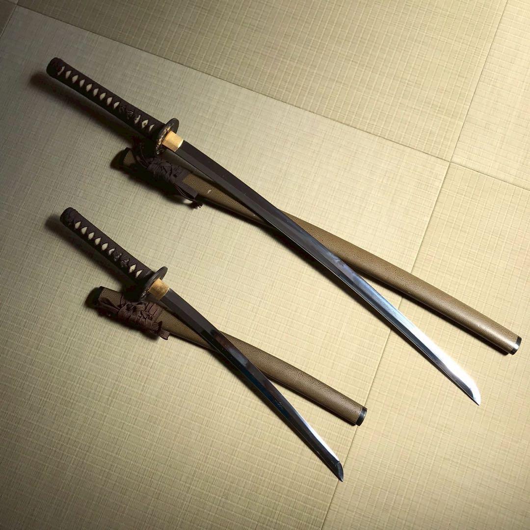 模造刀】太刀 樋入り 全長102センチ 龍鍔 茶ツイシュ 鞘 互の目 刃紋