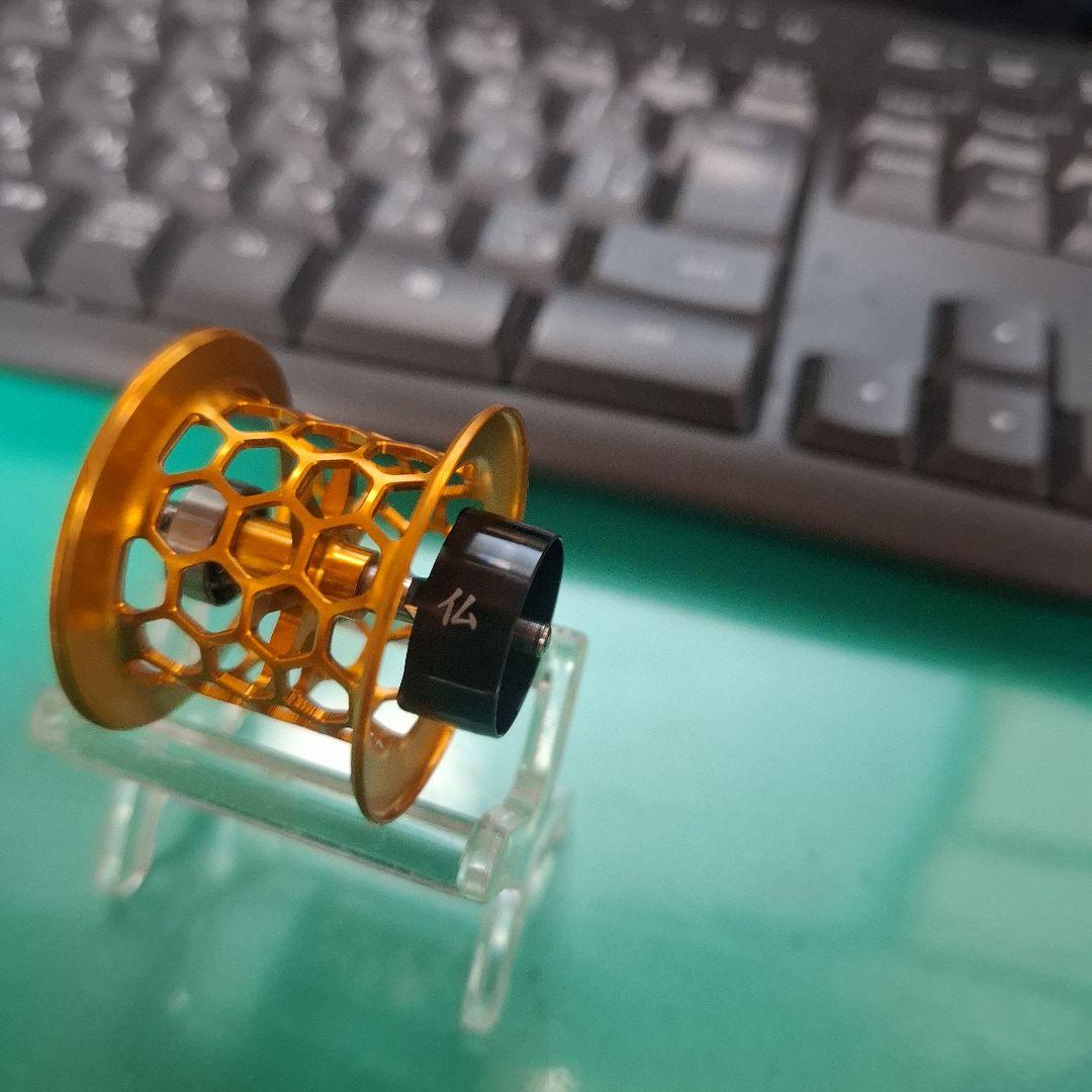 超貴重　メガバス　カロッツェリア　ＩP用　ハニカムスプール　　超美品