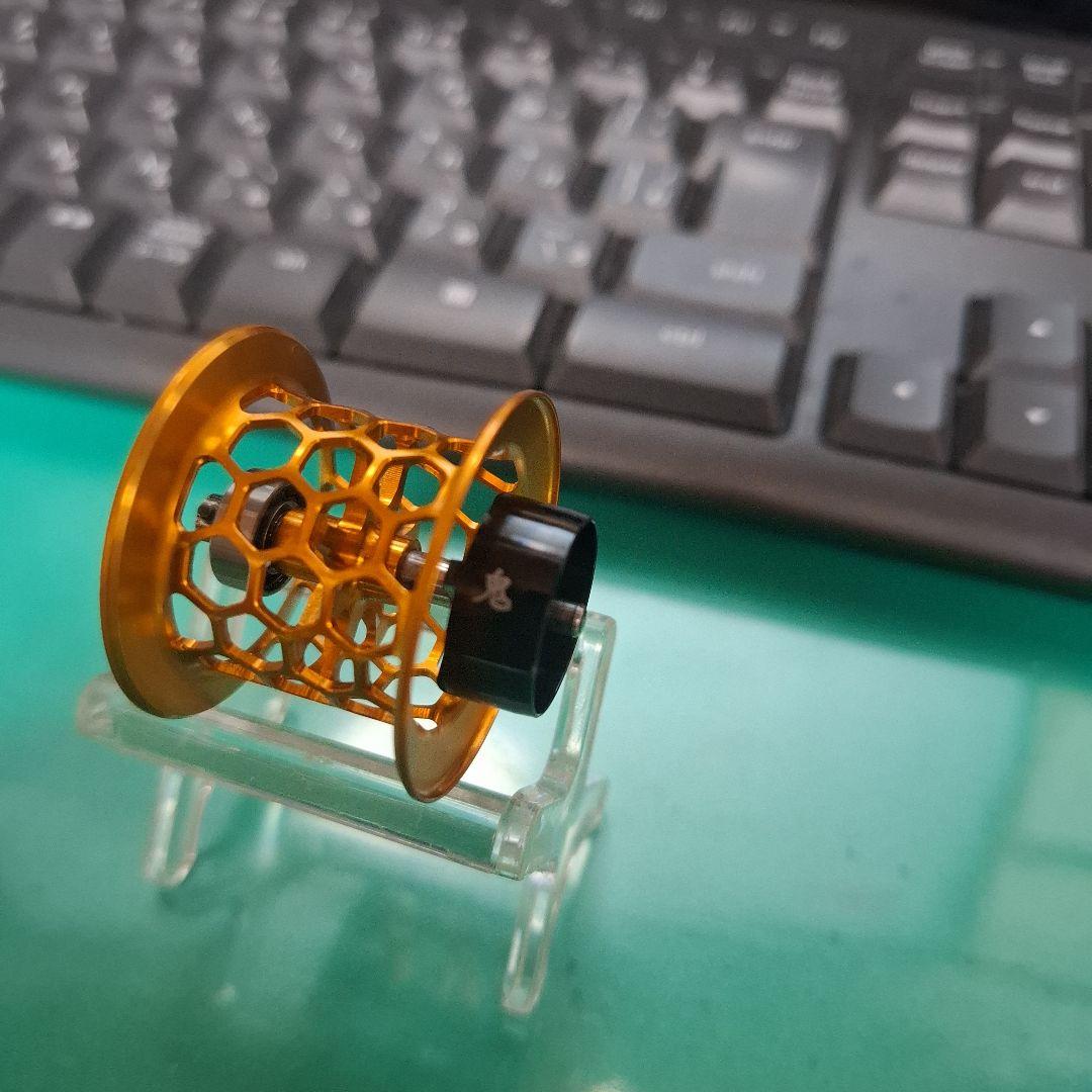 超貴重　メガバス　カロッツェリア　ＩP用　ハニカムスプール　　超美品