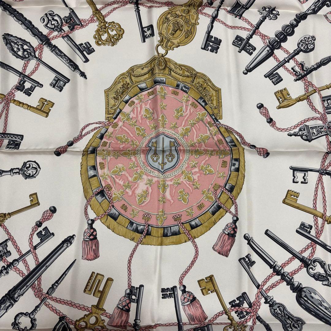 美品 エルメス スカーフ カレ90 シルク100% 鍵柄 レディース