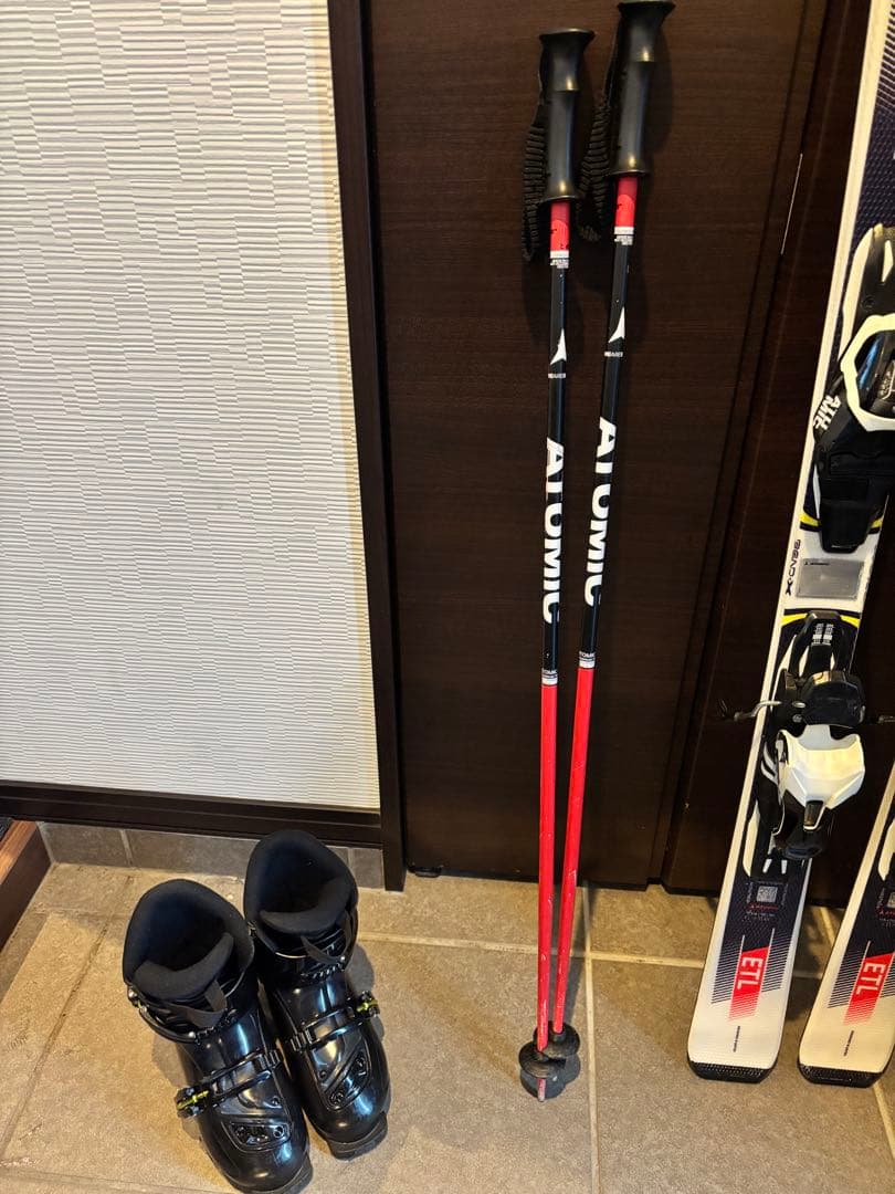 ATOMIC 【140cm 】スキー板【美品】ATOMICポール　ブーツセット
