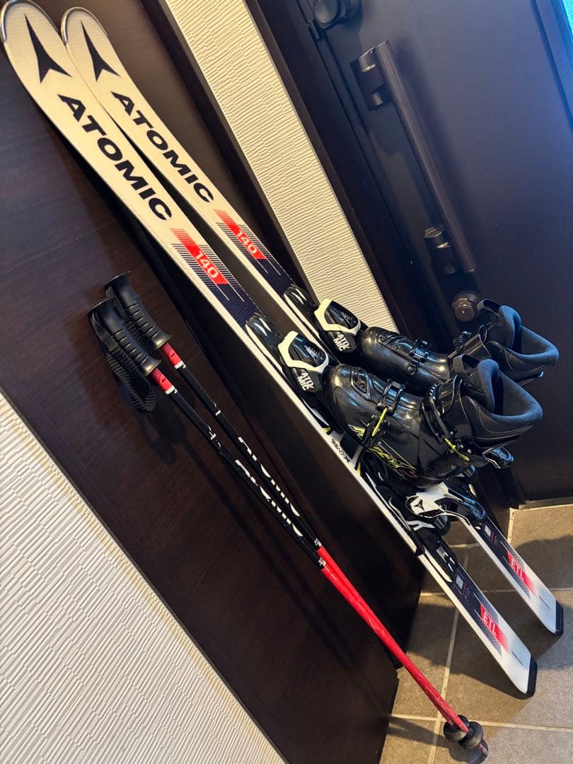 ATOMIC 【140cm 】スキー板【美品】ATOMICポール　ブーツセット
